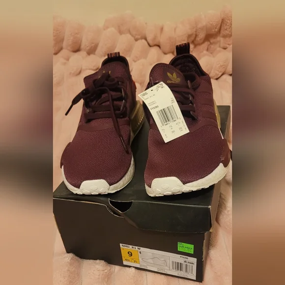Adidas Sneakers in Burgundy and White - Picture 5 of 6